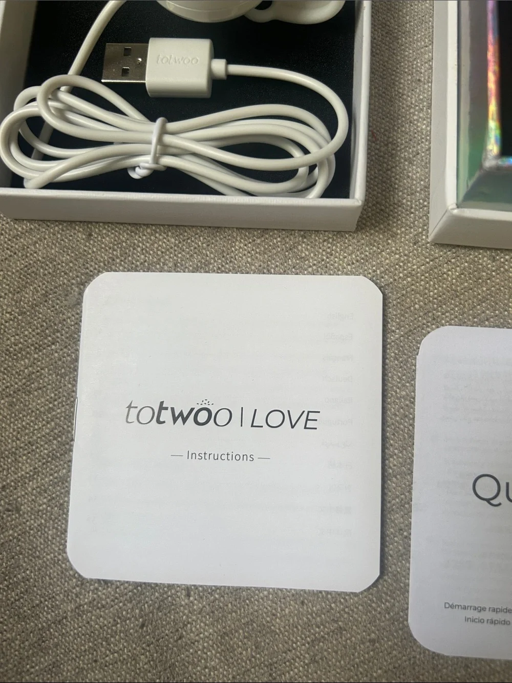 NEW in box Totwoo LOVE Smart Ring bracelet with Charger - White